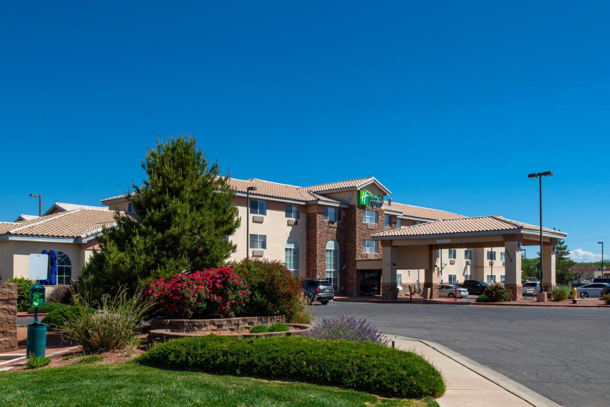 Holiday Inn Express Hotel & Suites Farmington By Ihg Ngoại thất bức ảnh
