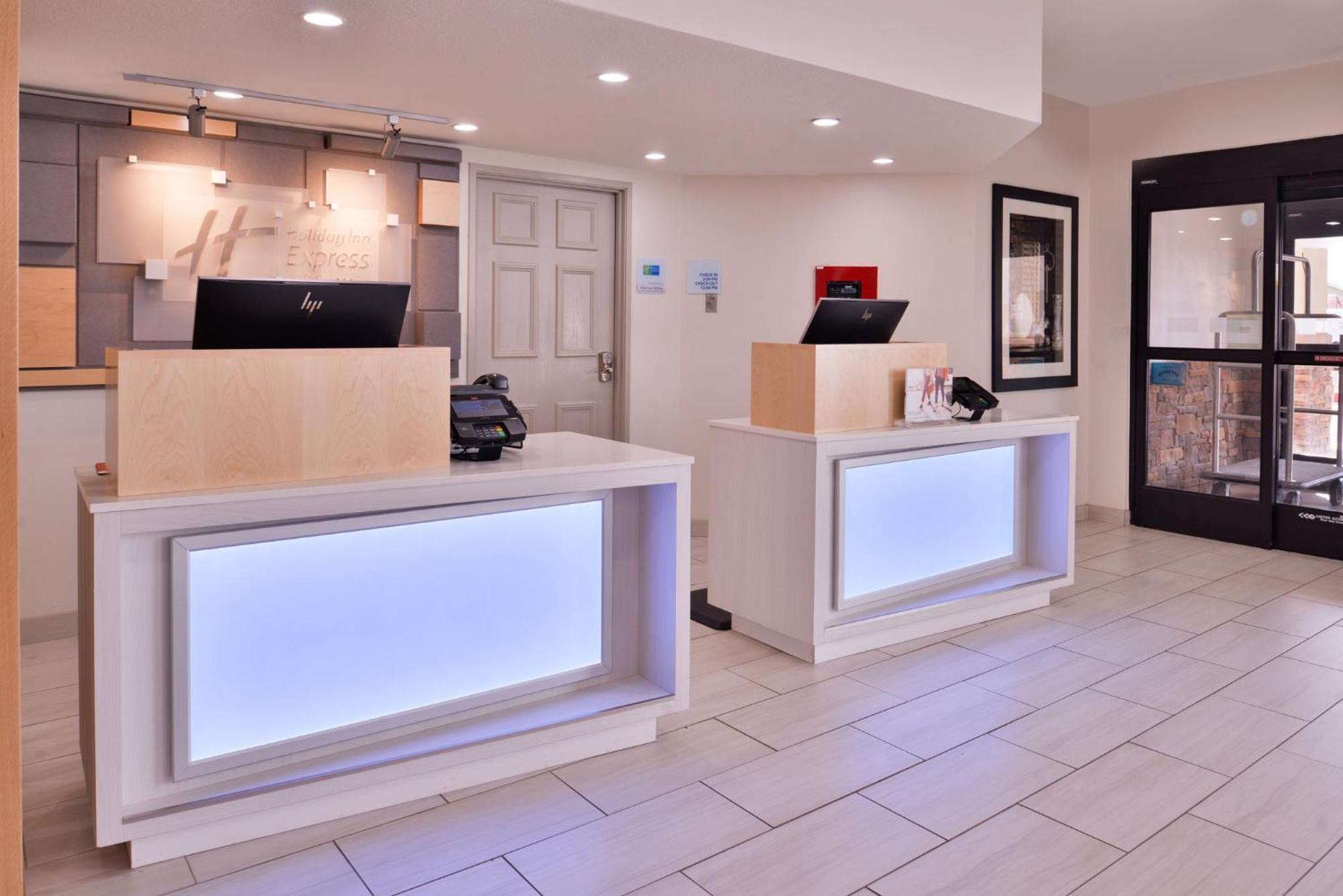 Holiday Inn Express Hotel & Suites Farmington By Ihg Ngoại thất bức ảnh